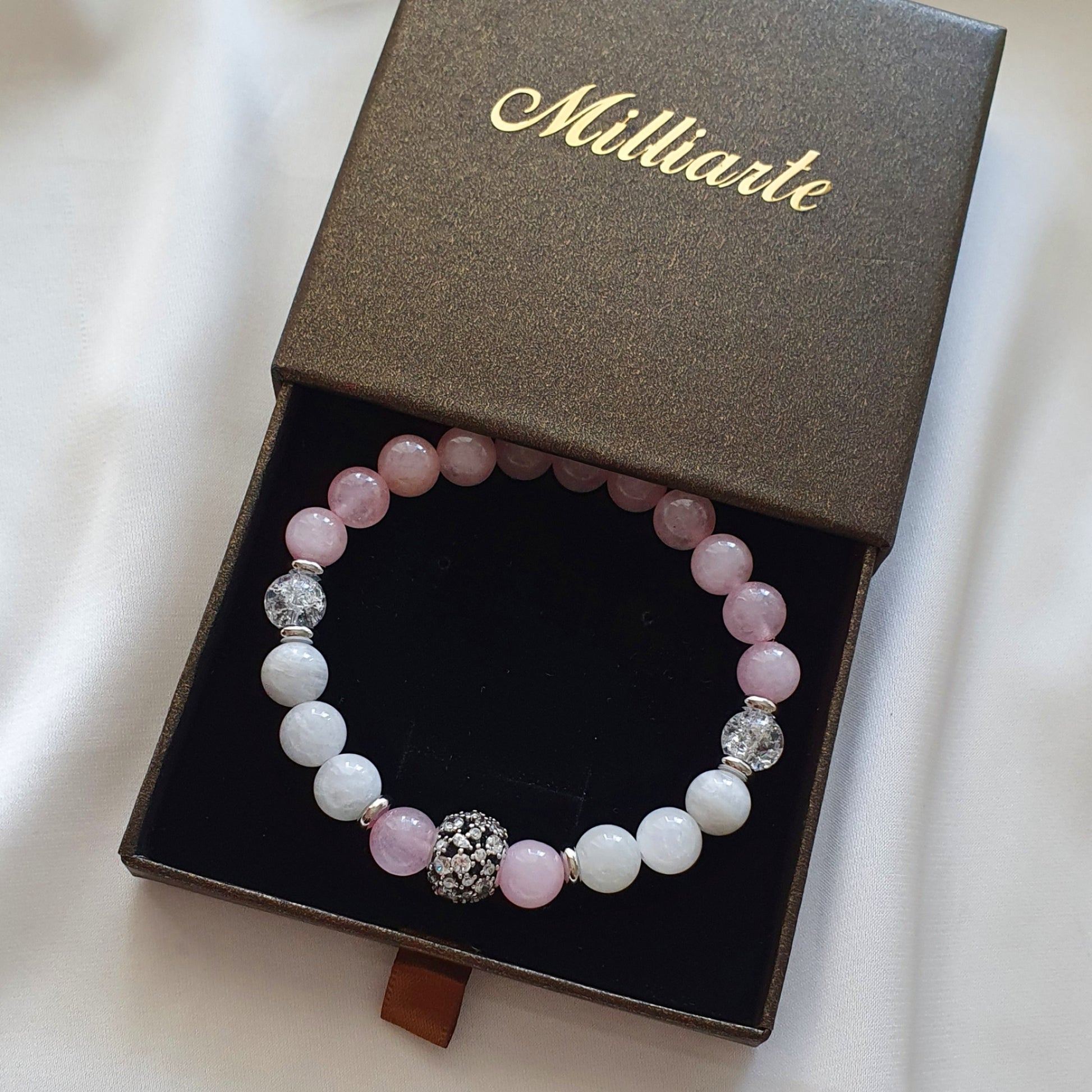 Elegantes Damen Perlenarmband – Heilstein Schmuck Geschenkbox mit Logo