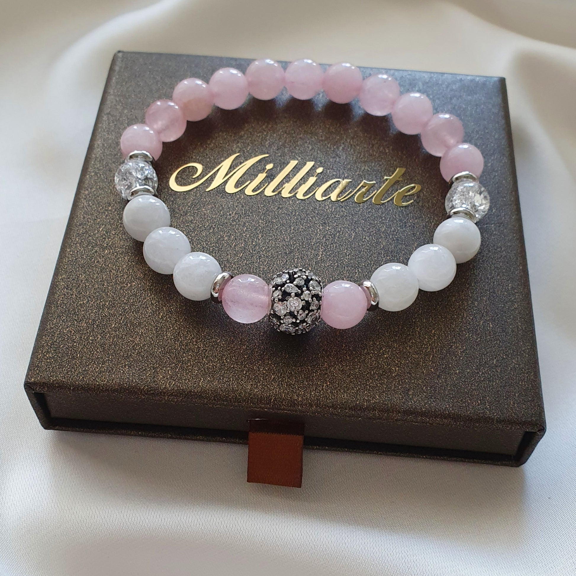 Damen Armband aus Mondstein, Rosenquarz & Bergkristall mit 925 Silber Charm – Heilstein Perlenarmband