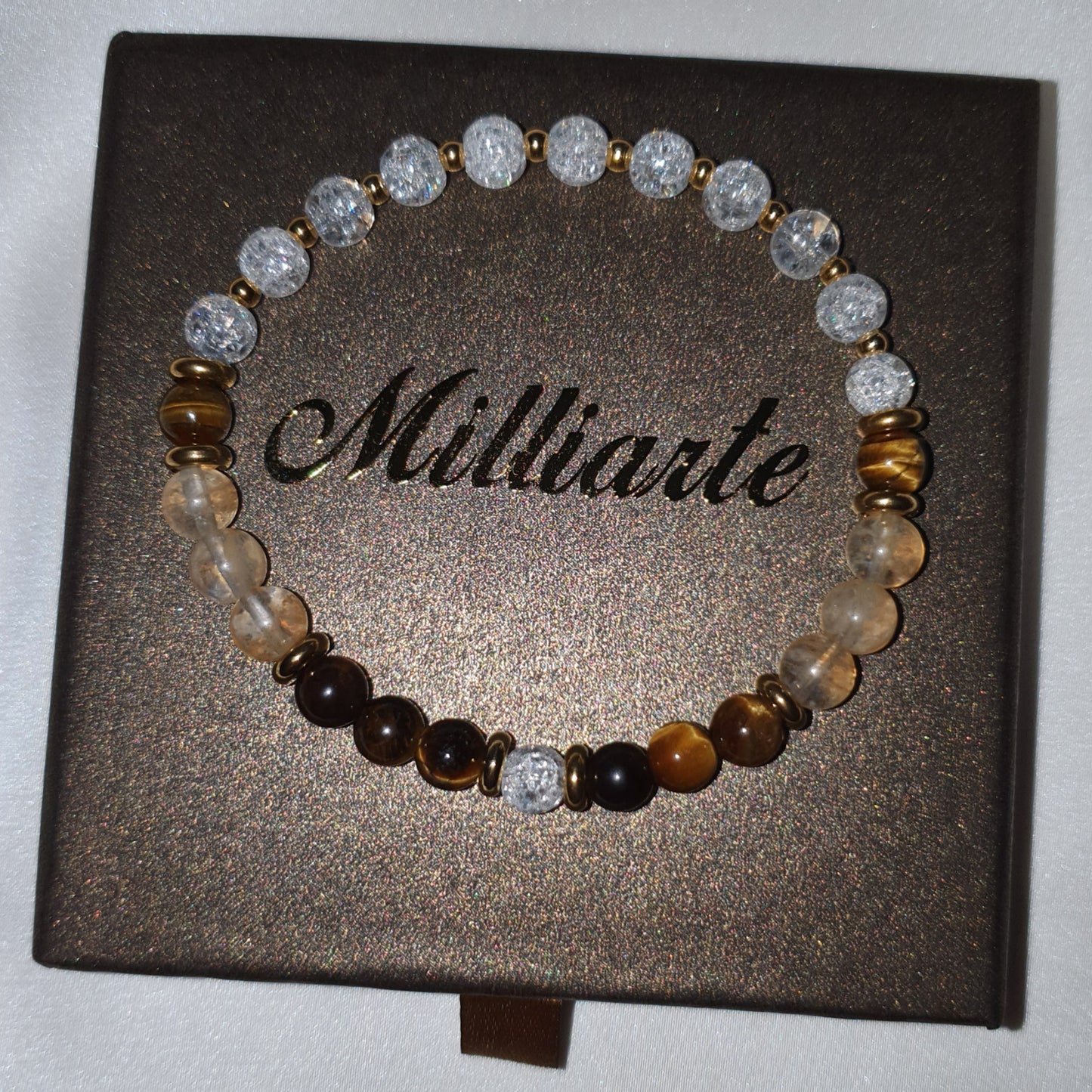 Nahaufnahme, funkelnde Bergkristallperlen