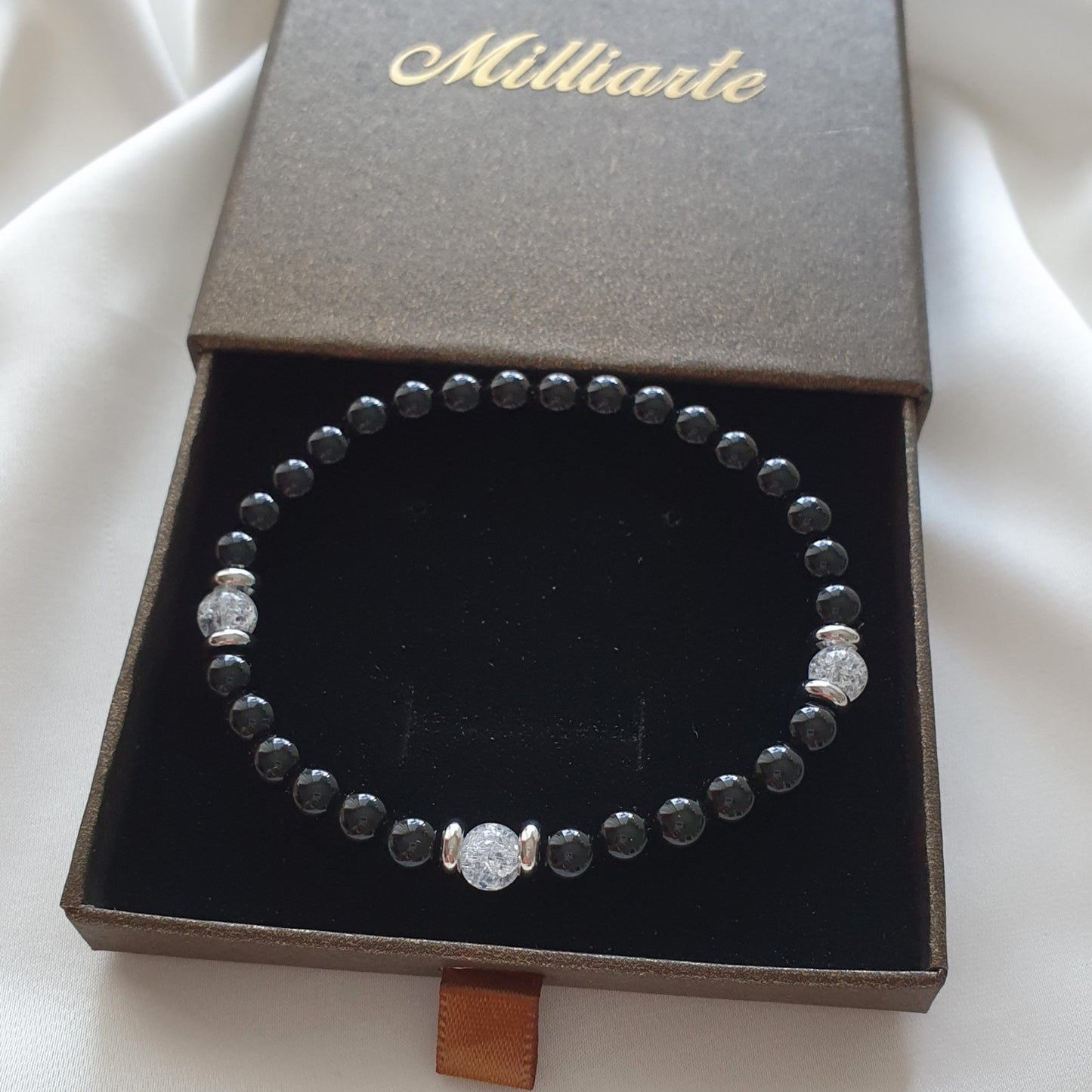 Nahaufnahme Onyx- und Bergkristall-Perlen – Energiearmband für Männer, Unisex Schmuck