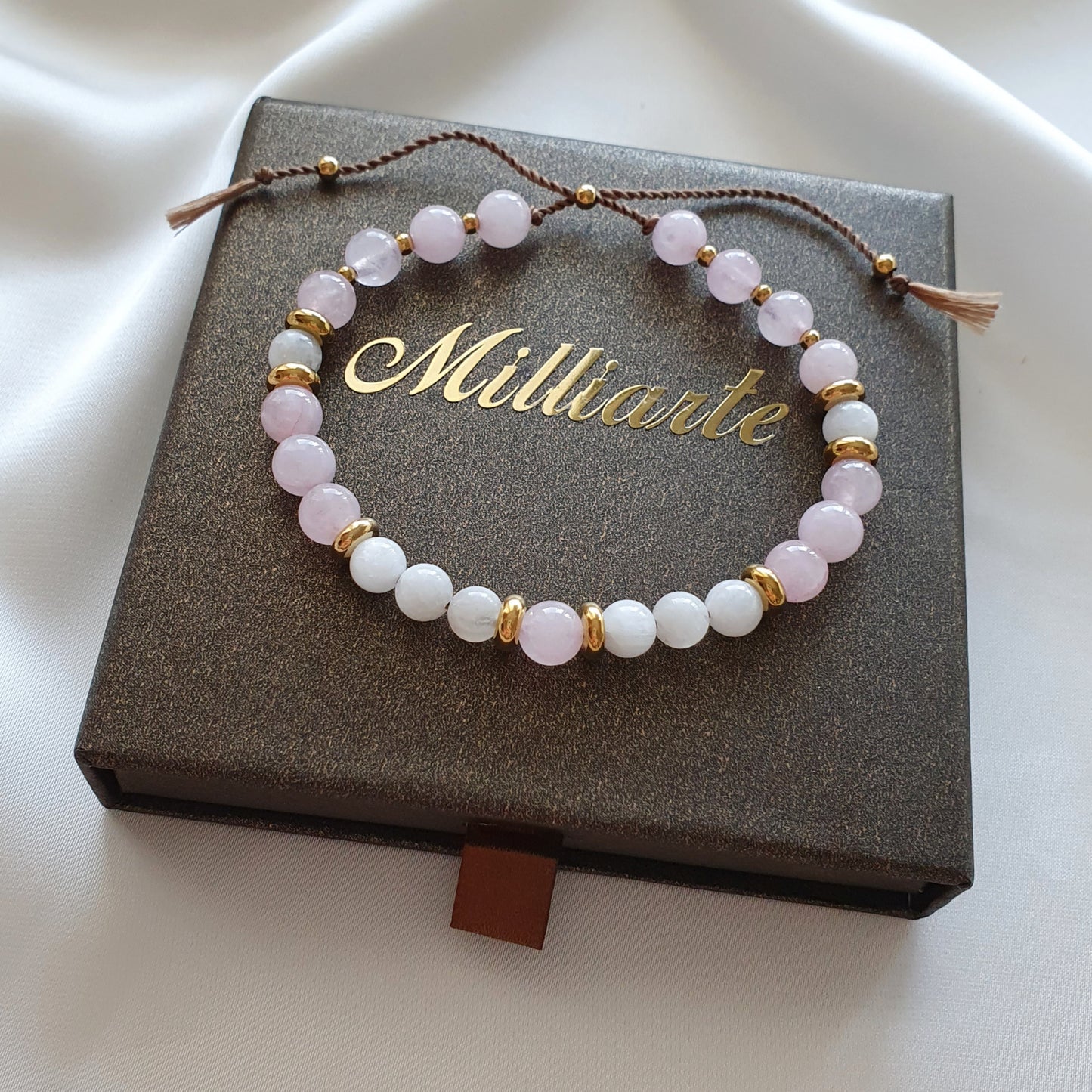 Mondstein Rosenquarz Armband Damen mit Geschenkbox, 18K Gold plattierte Edelstahl Elemente, verstellbar, wasserfest, Schmuck Geschenkidee